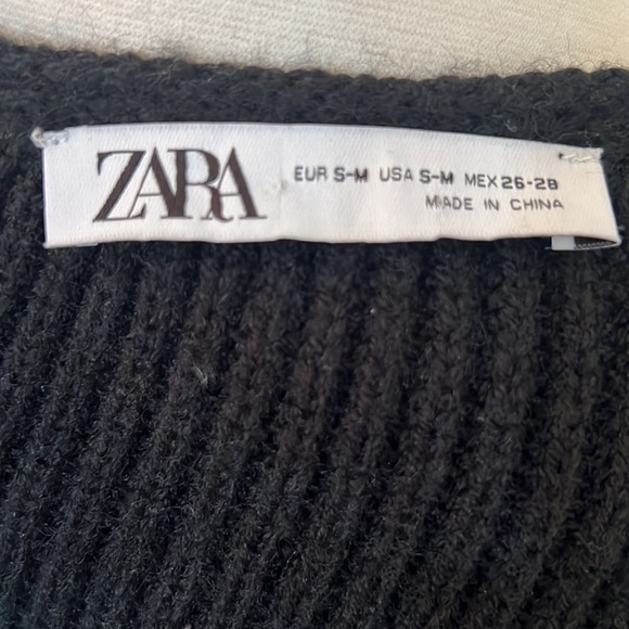 ZARA Single Arm Poncho - Picture 7 of 7